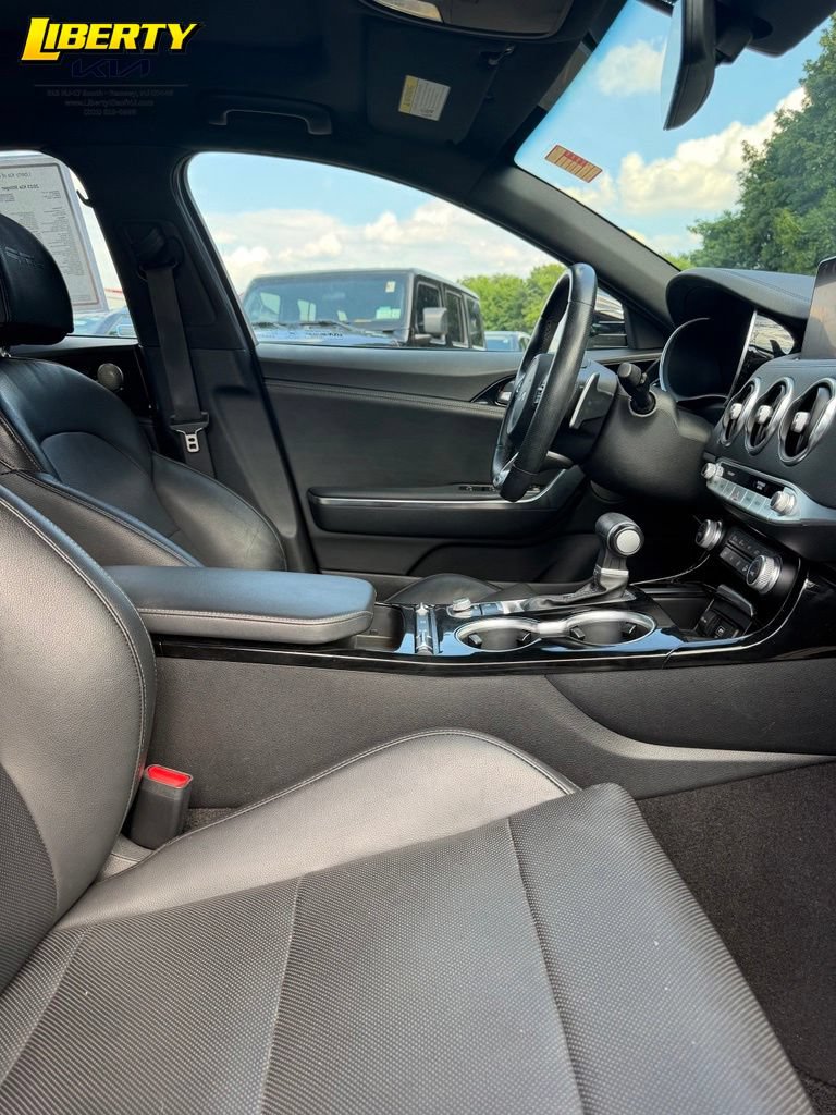 Used 2023 Kia Stinger GT-Line w/ Sun & Sound Package AWD/4WD image 9