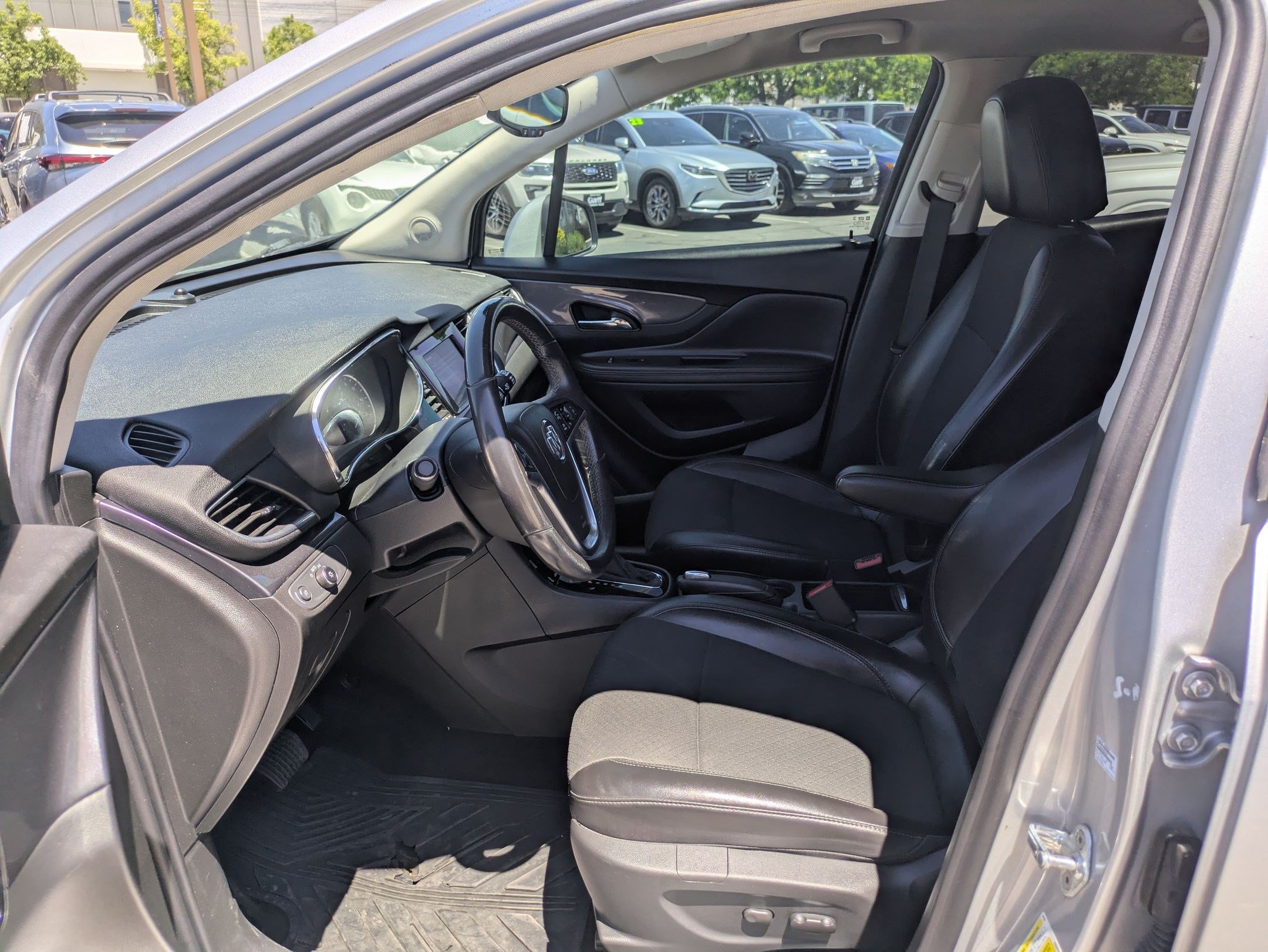 Used 2022 Buick Encore Preferred w/ Safety Package AWD/4WD image 17