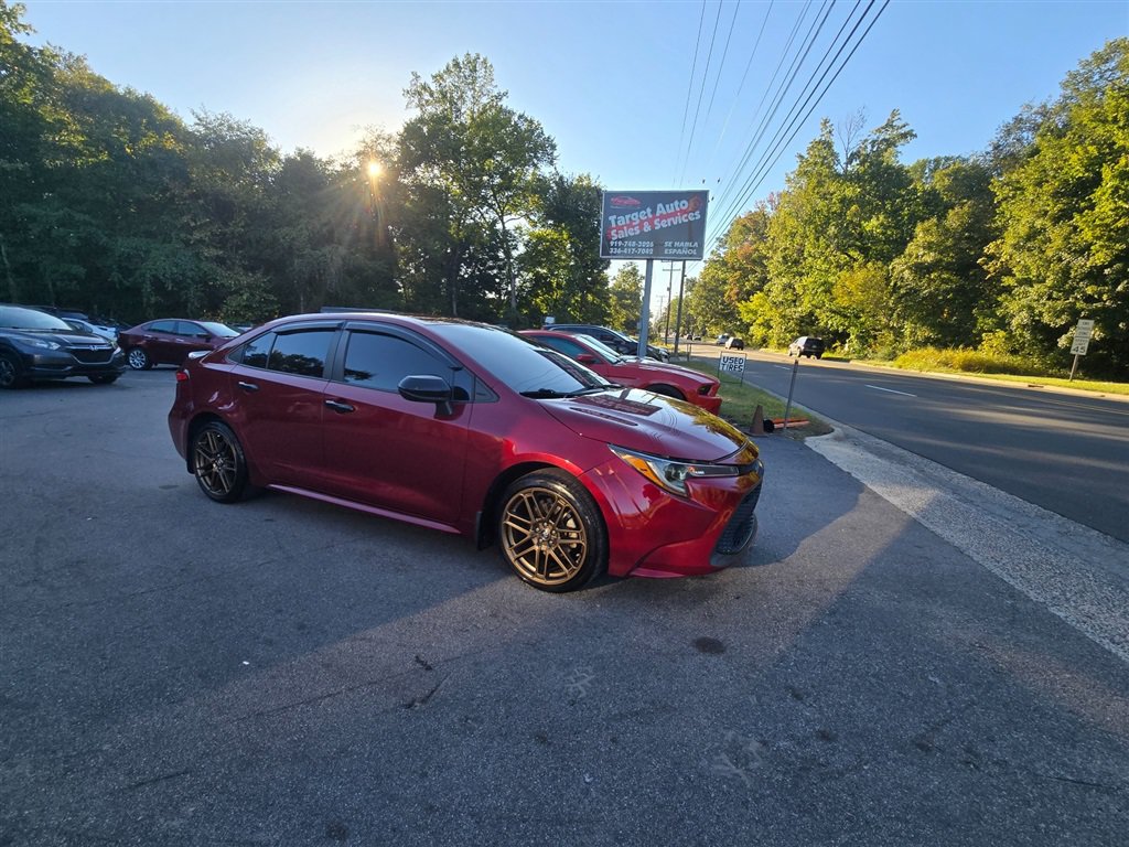 Used 2022 Toyota Corolla LE FWD image 1