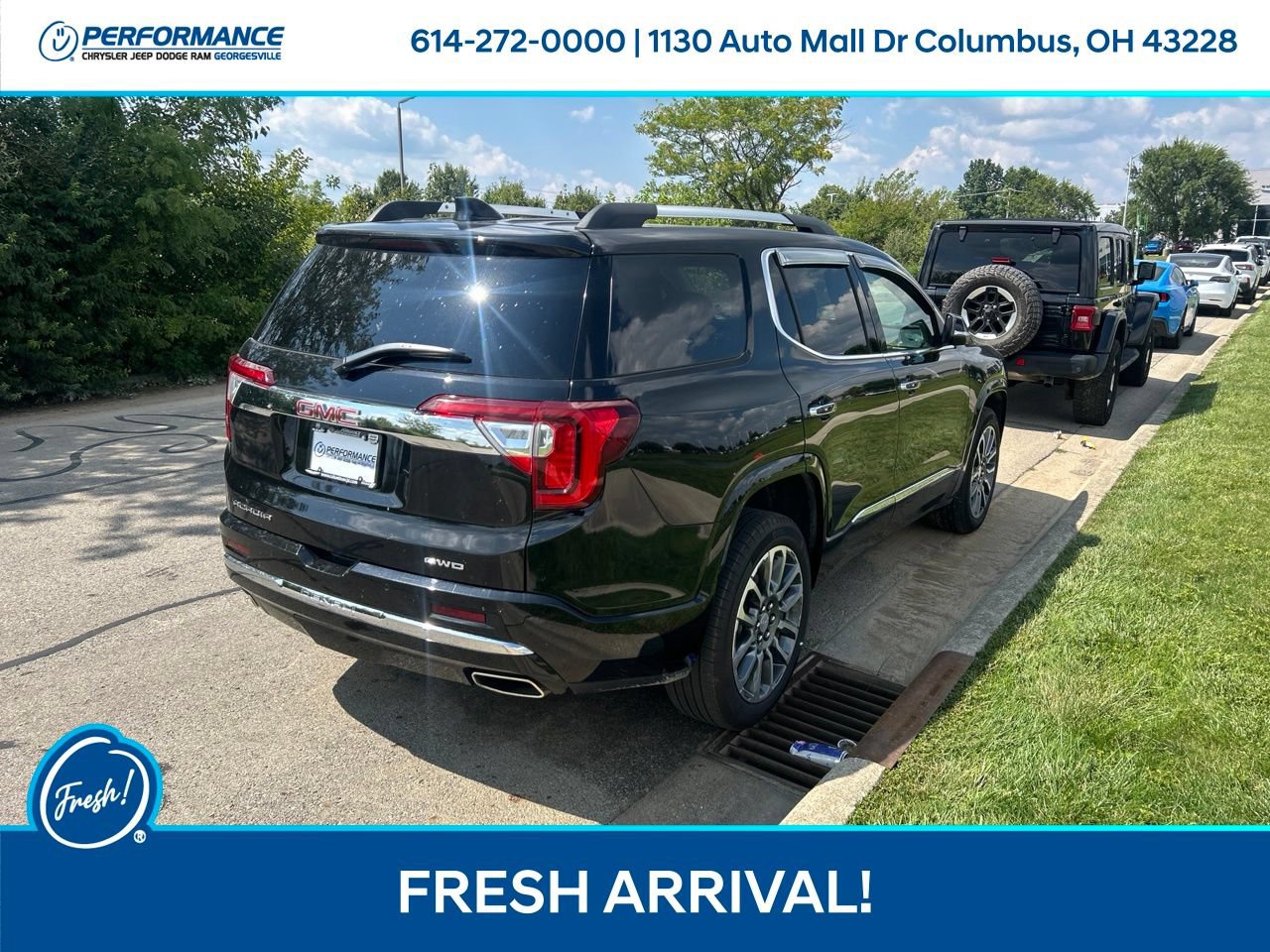 Used 2023 GMC Acadia Denali AWD/4WD image 4