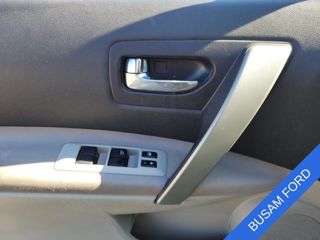 Used 2013 Nissan Rogue SV AWD/4WD image 14