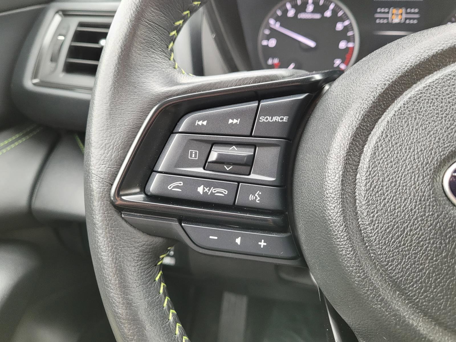 Used 2023 Subaru Ascent Onyx Edition image 9