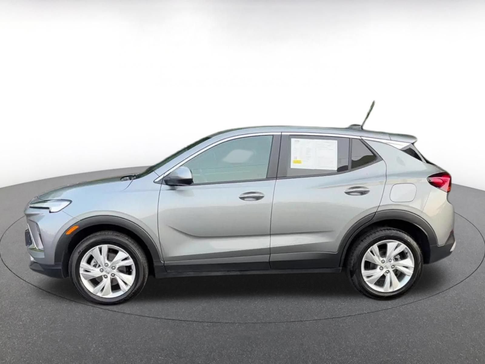 Used 2025 Buick Encore GX Preferred AWD/4WD image 9