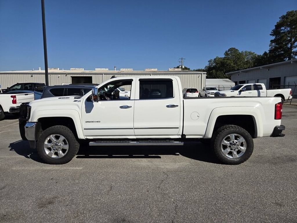 Used 2017 GMC Sierra 2500 SLT w/ Duramax Plus Package AWD/4WD image 2