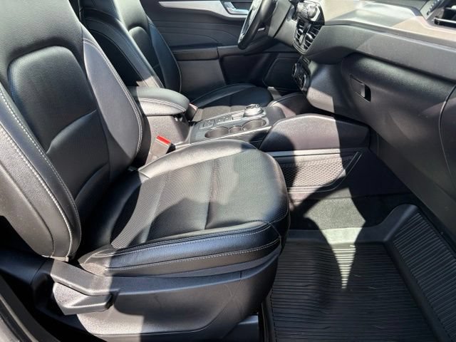 Used 2022 Ford Escape SEL w/ Equipment Group 302A AWD/4WD image 18