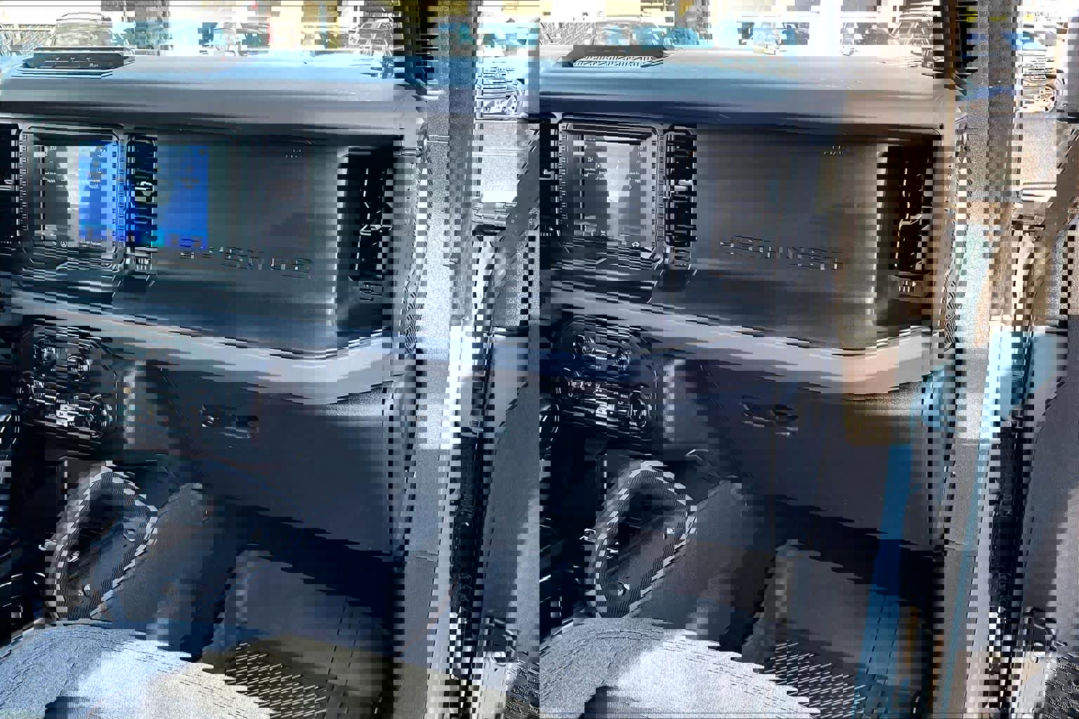 Used 2023 Ford Bronco Big Bend w/ Sasquatch Package image 18