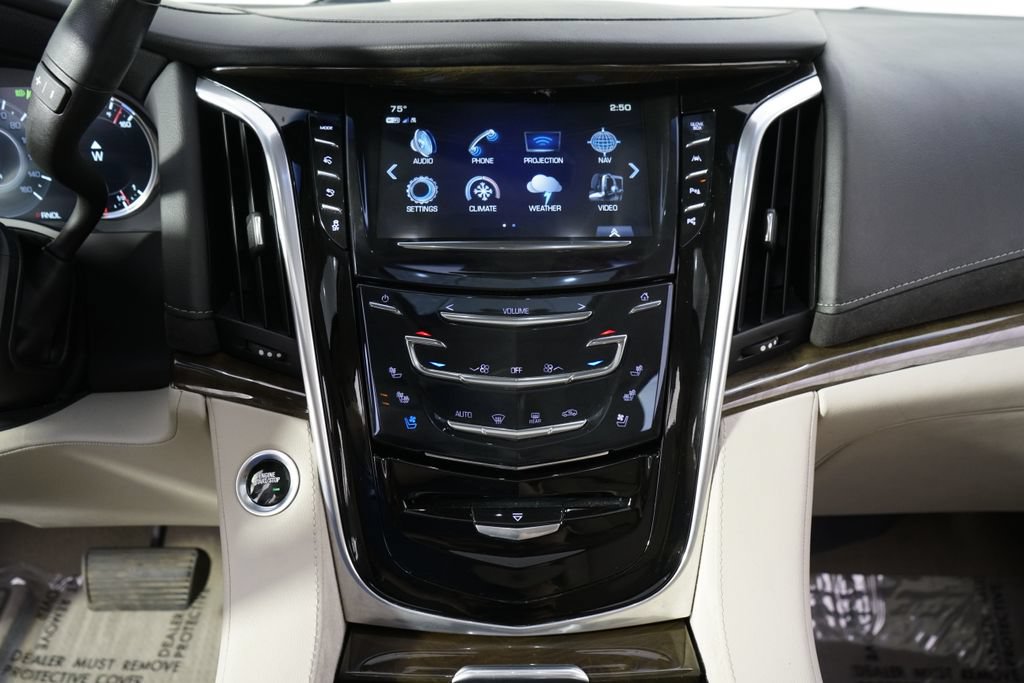 Used 2019 Cadillac Escalade Premium Luxury AWD/4WD image 28
