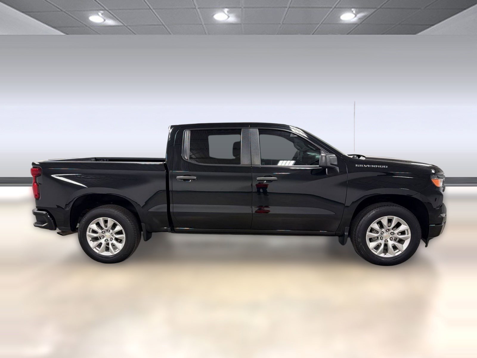 Certified 2023 Chevrolet Silverado 1500 Custom RWD image 5