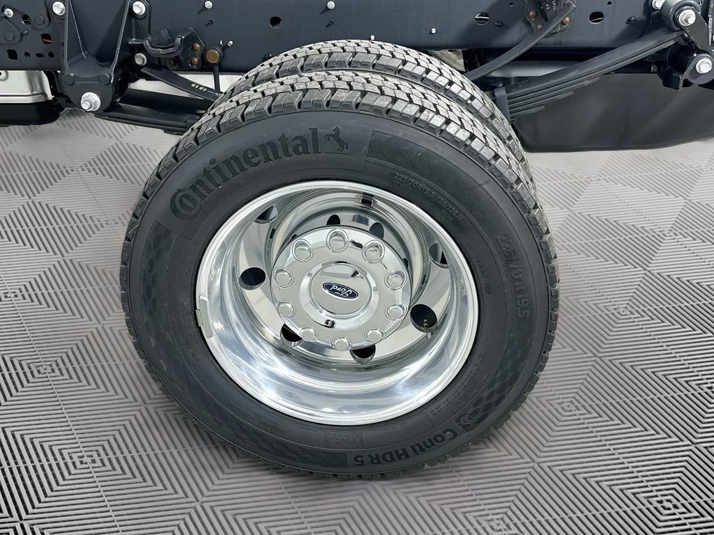 New 2026 Ford F450 Lariat AWD/4WD image 17