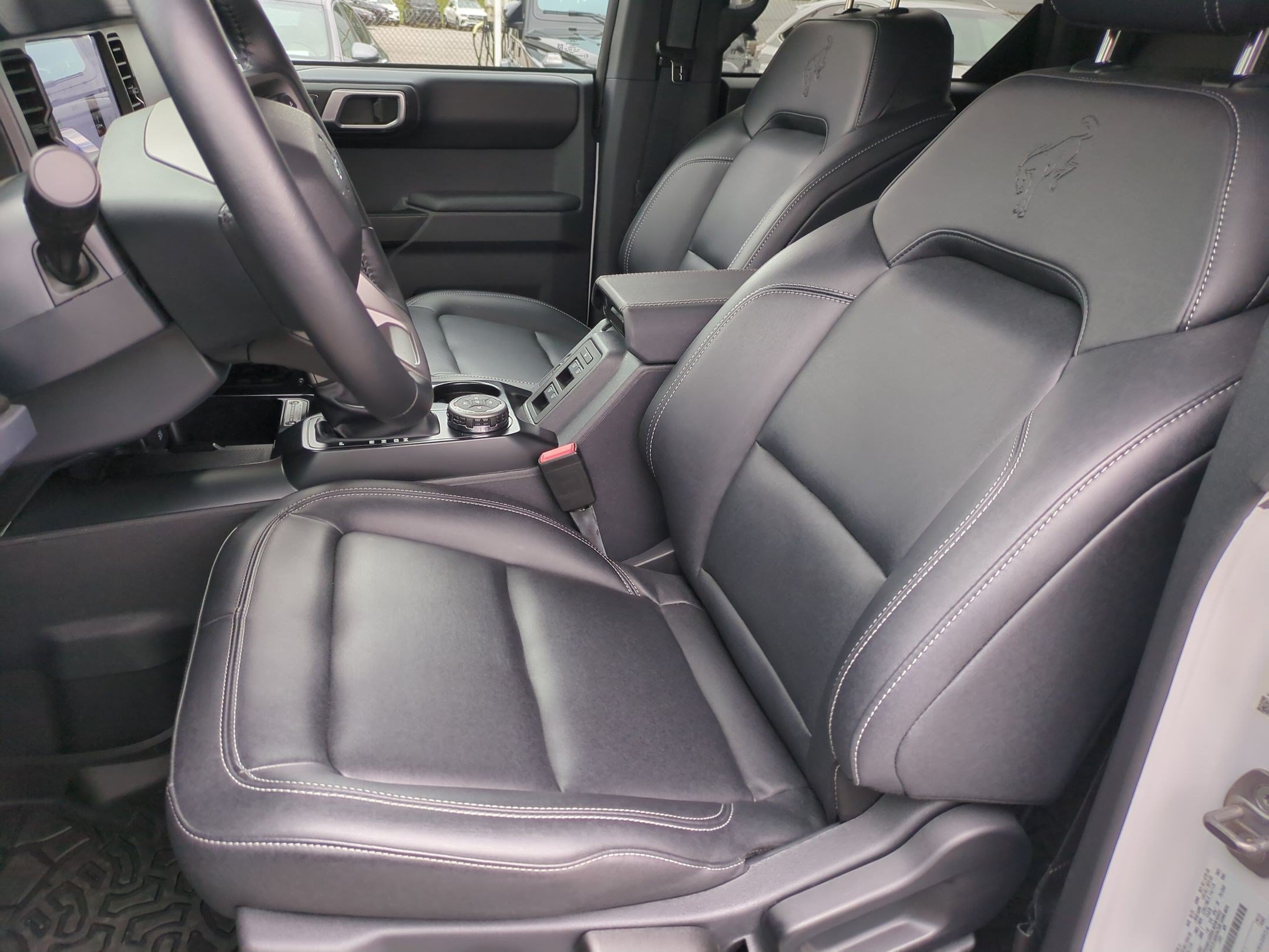 Used 2025 Ford Bronco Badlands AWD/4WD image 14