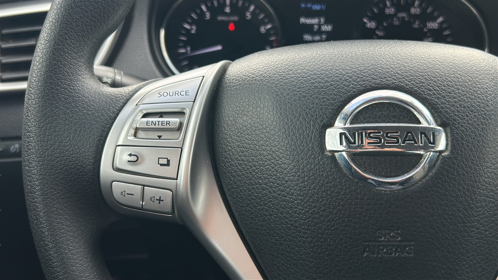 Used 2016 Nissan Rogue S FWD image 12