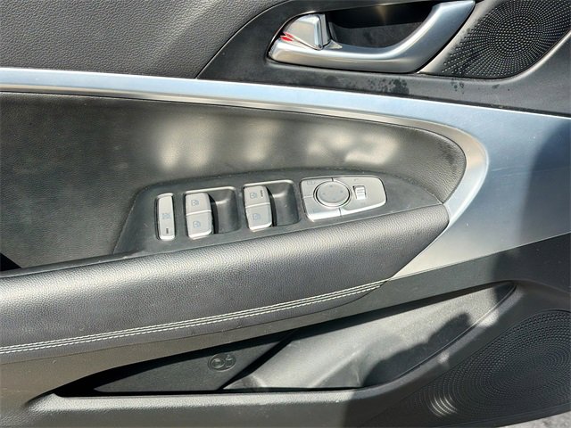 Used 2022 Genesis G70 2.0T image 17