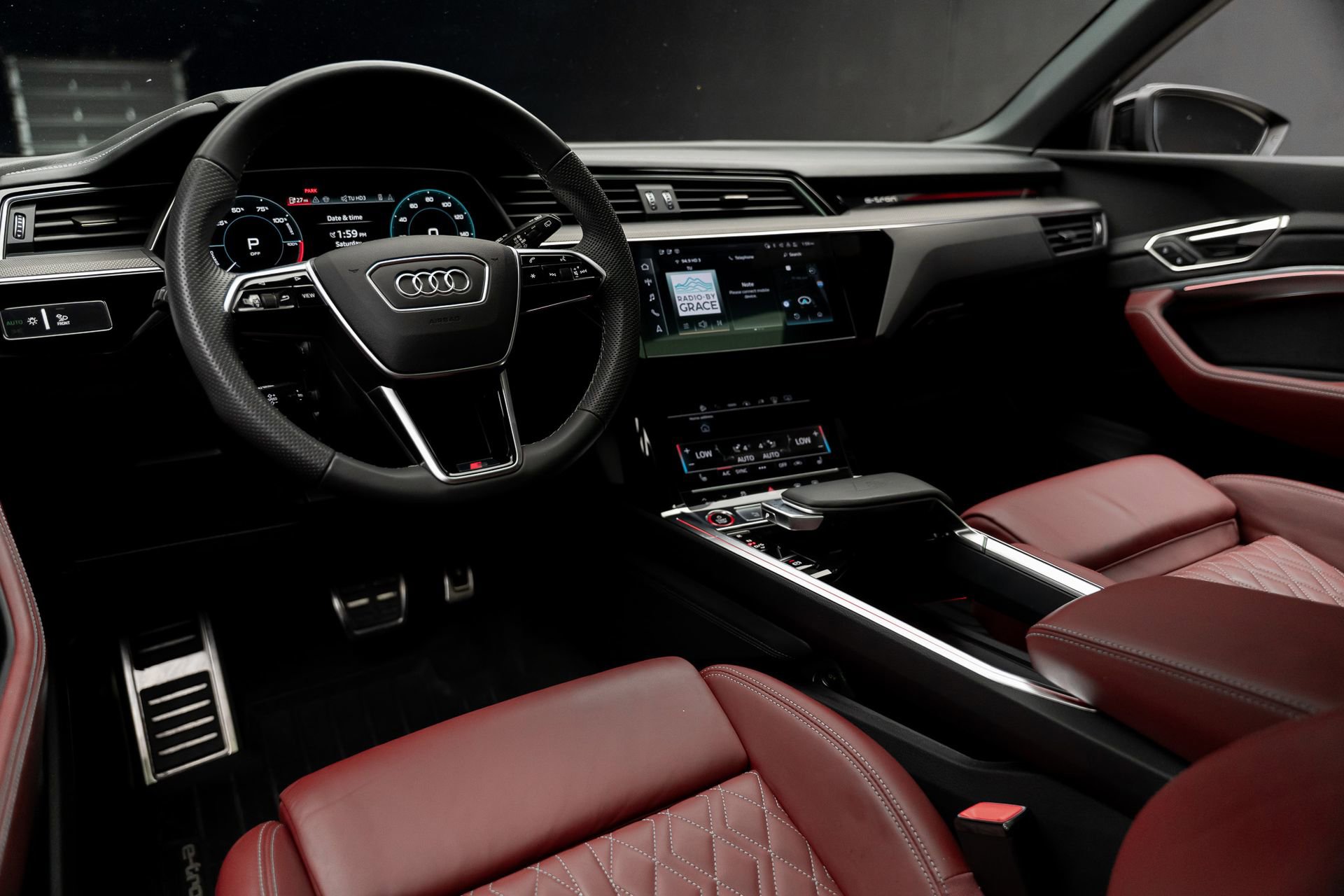Used 2024 Audi Q8 e-tron Prestige w/ Prestige Package AWD/4WD image 2