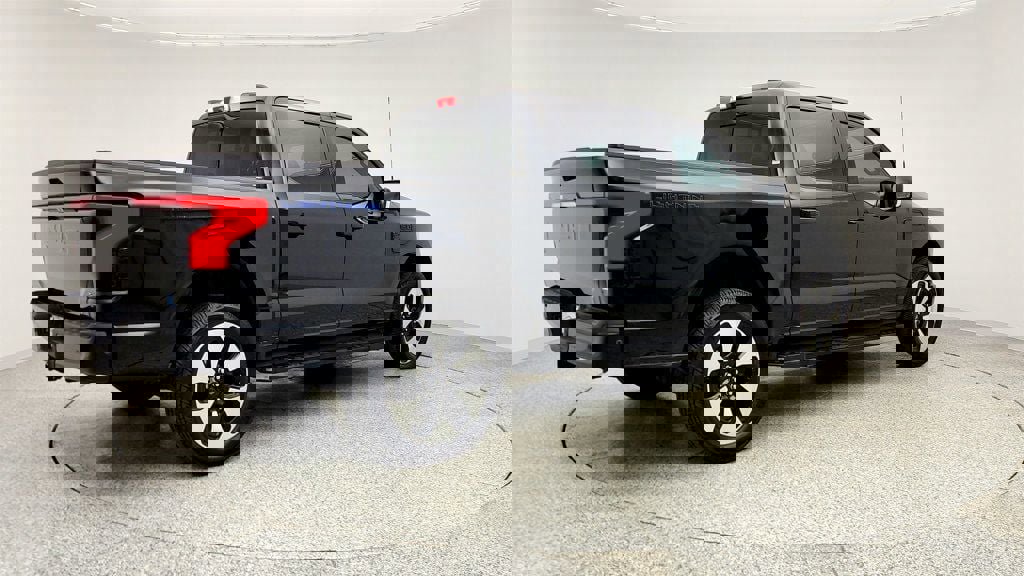 Used 2023 Ford F150 Lightning Platinum image 5