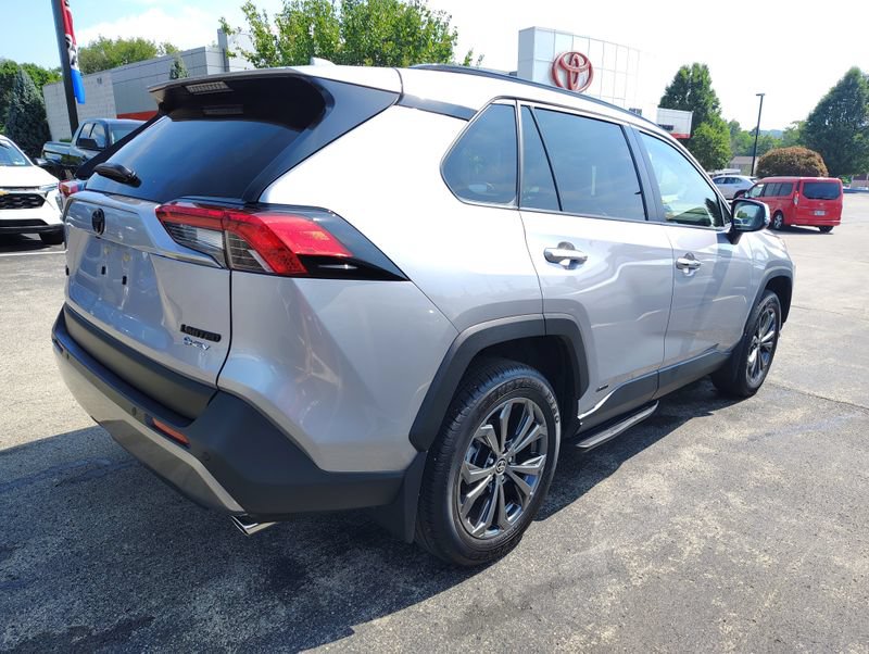 Certified 2025 Toyota RAV4 Limited w/ Advanced Technology Package AWD/4WD image 4