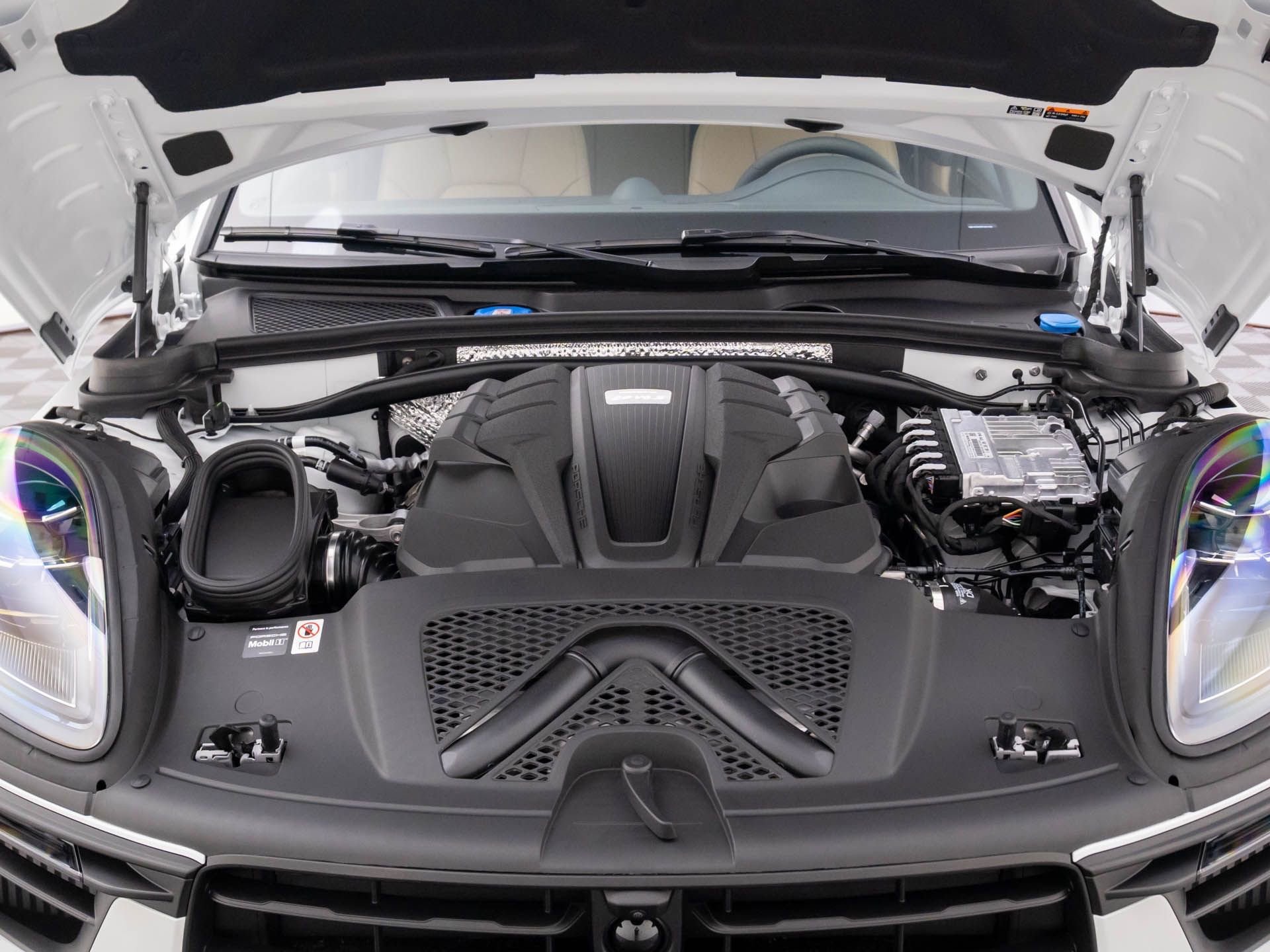 New 2026 Porsche Macan S AWD/4WD image 30