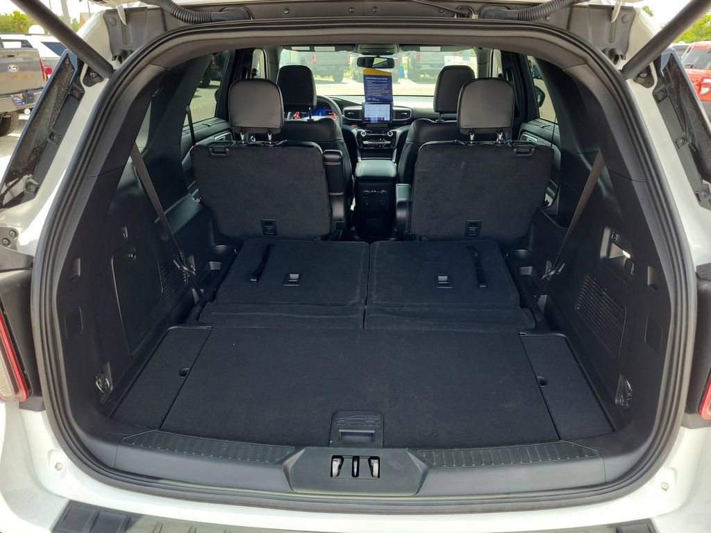 Certified 2022 Ford Explorer ST w/ ST Street Pack image 11