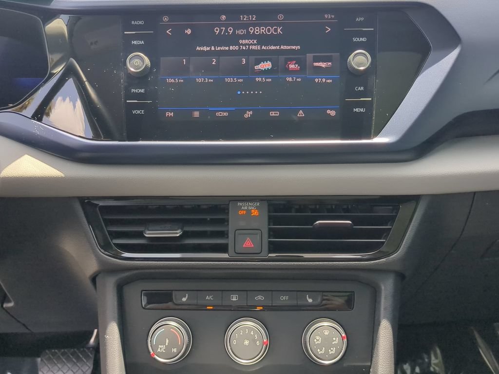 Certified 2022 Volkswagen Taos SE FWD image 21