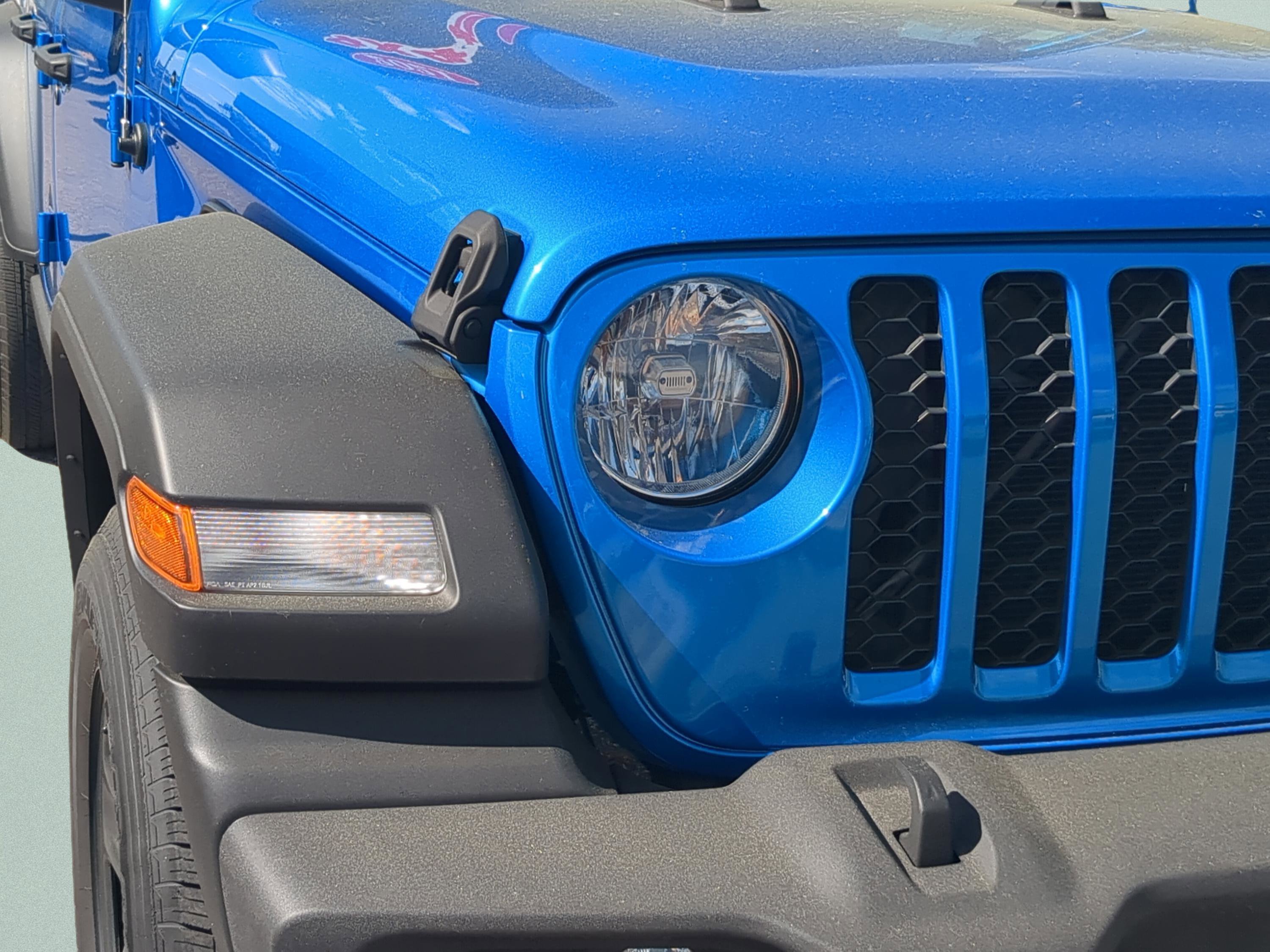 Used 2021 Jeep Gladiator Sport image 9