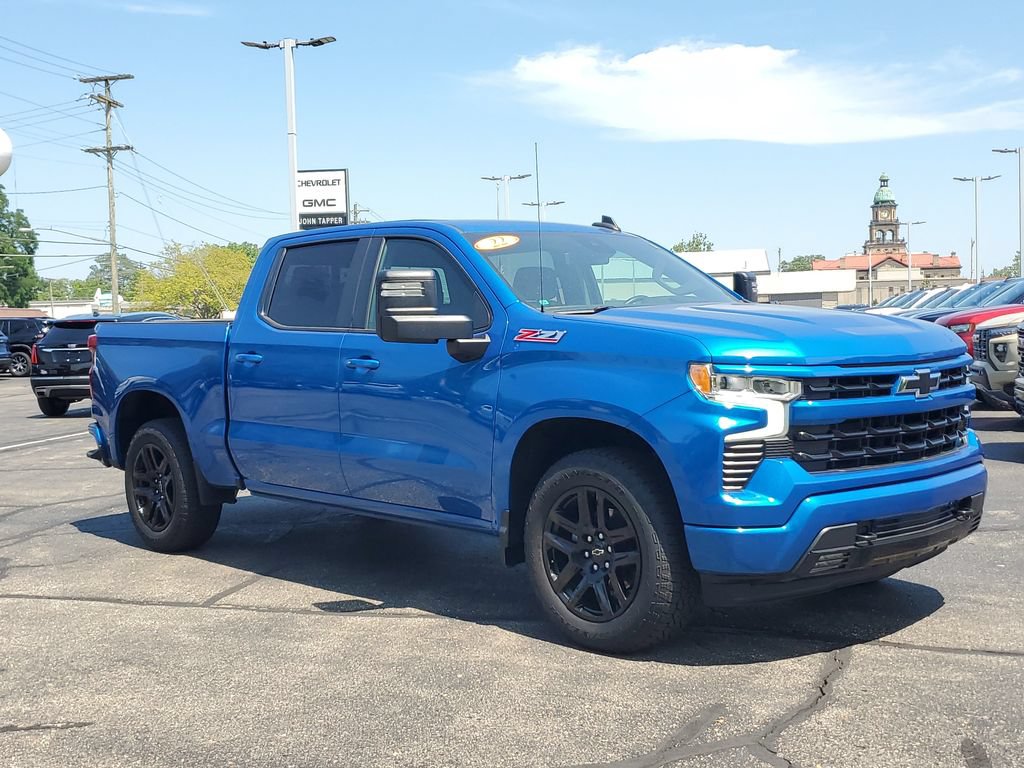 Used 2022 Chevrolet Silverado 1500 RST AWD/4WD image 3