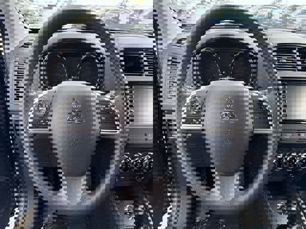 Used 2025 Mitsubishi Outlander Sport ES image 15