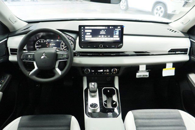 New 2026 Mitsubishi Outlander SE FWD image 19
