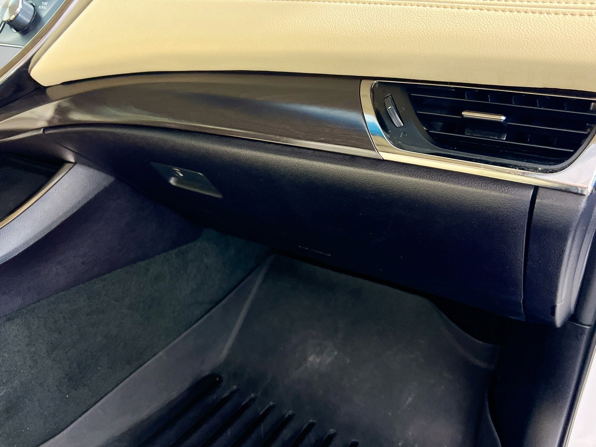 Used 2018 Toyota Avalon XLE Premium image 35