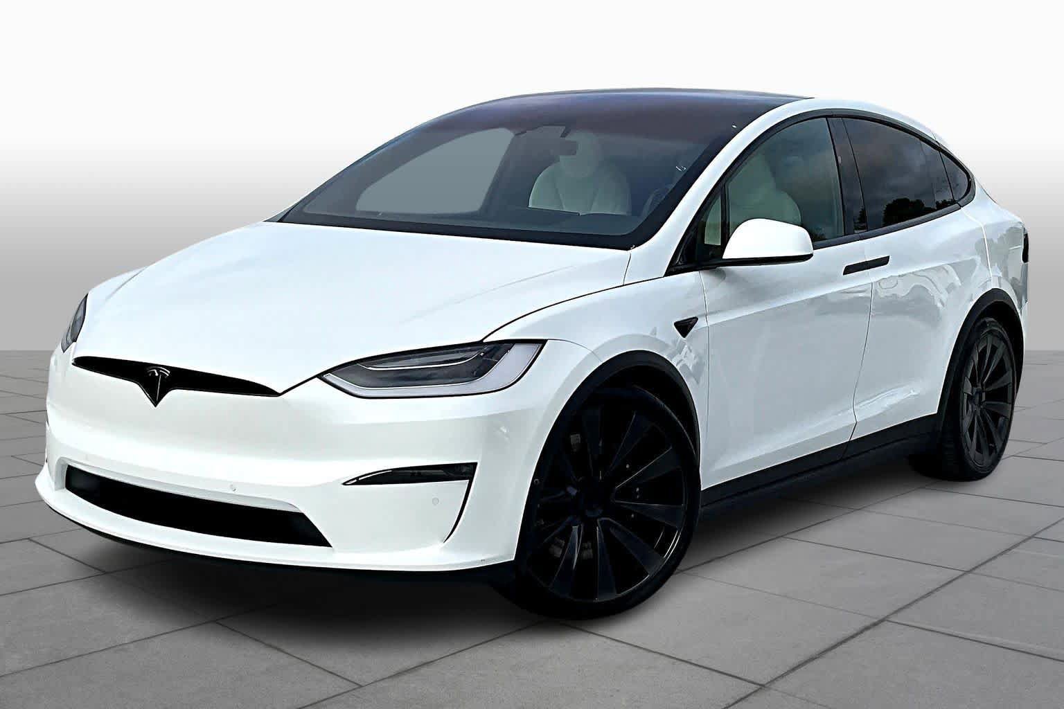 Used 2022 Tesla Model X Plaid image 1