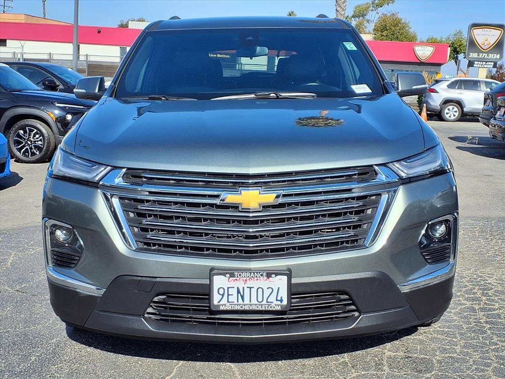 Used 2023 Chevrolet Traverse LT image 2