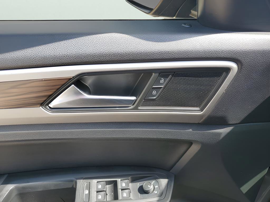 Used 2021 Volkswagen Atlas SE image 26