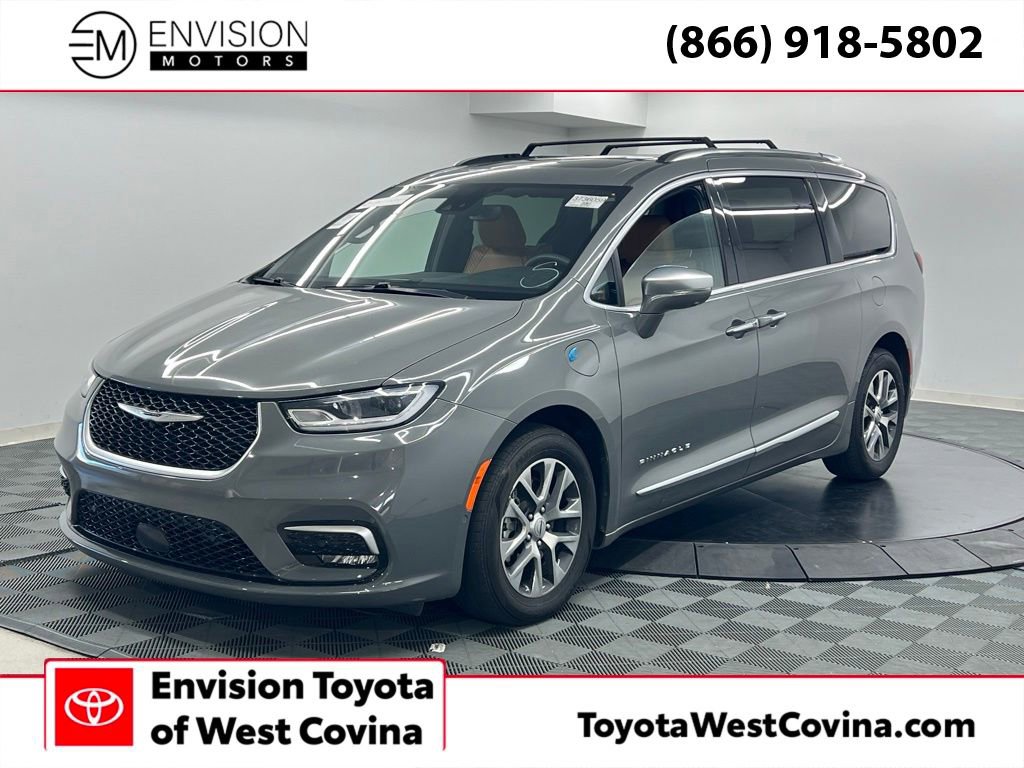 Used 2022 Chrysler Pacifica Pinnacle image 1