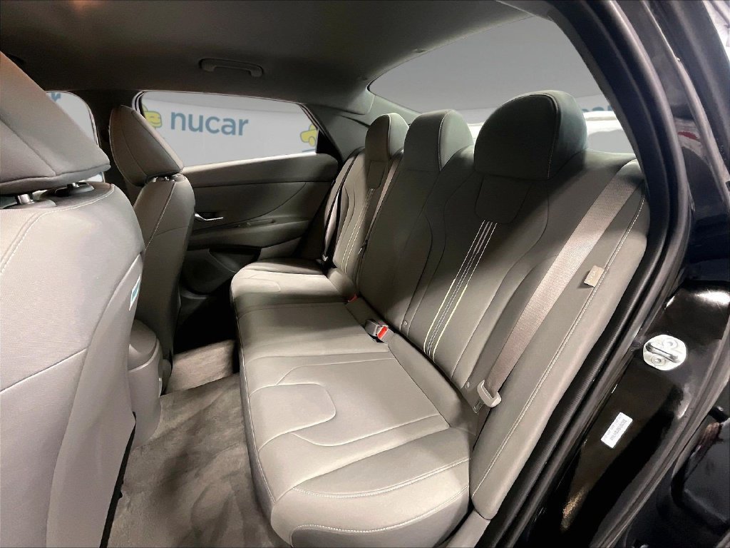 Used 2025 Hyundai Elantra SEL FWD image 15