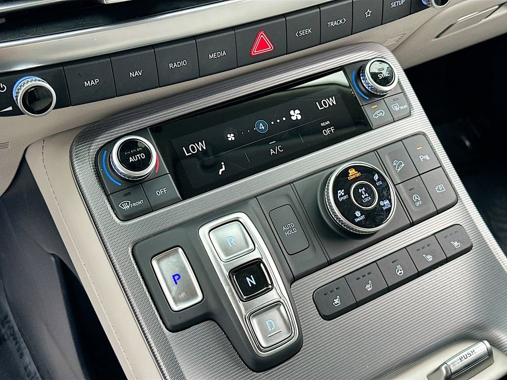 Used 2024 Hyundai Palisade Calligraphy image 16