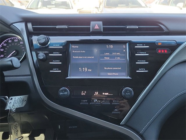 Used 2018 Toyota Camry SE image 18