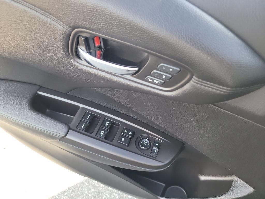 Used 2016 Acura RDX w/ Advance Package AWD/4WD image 17