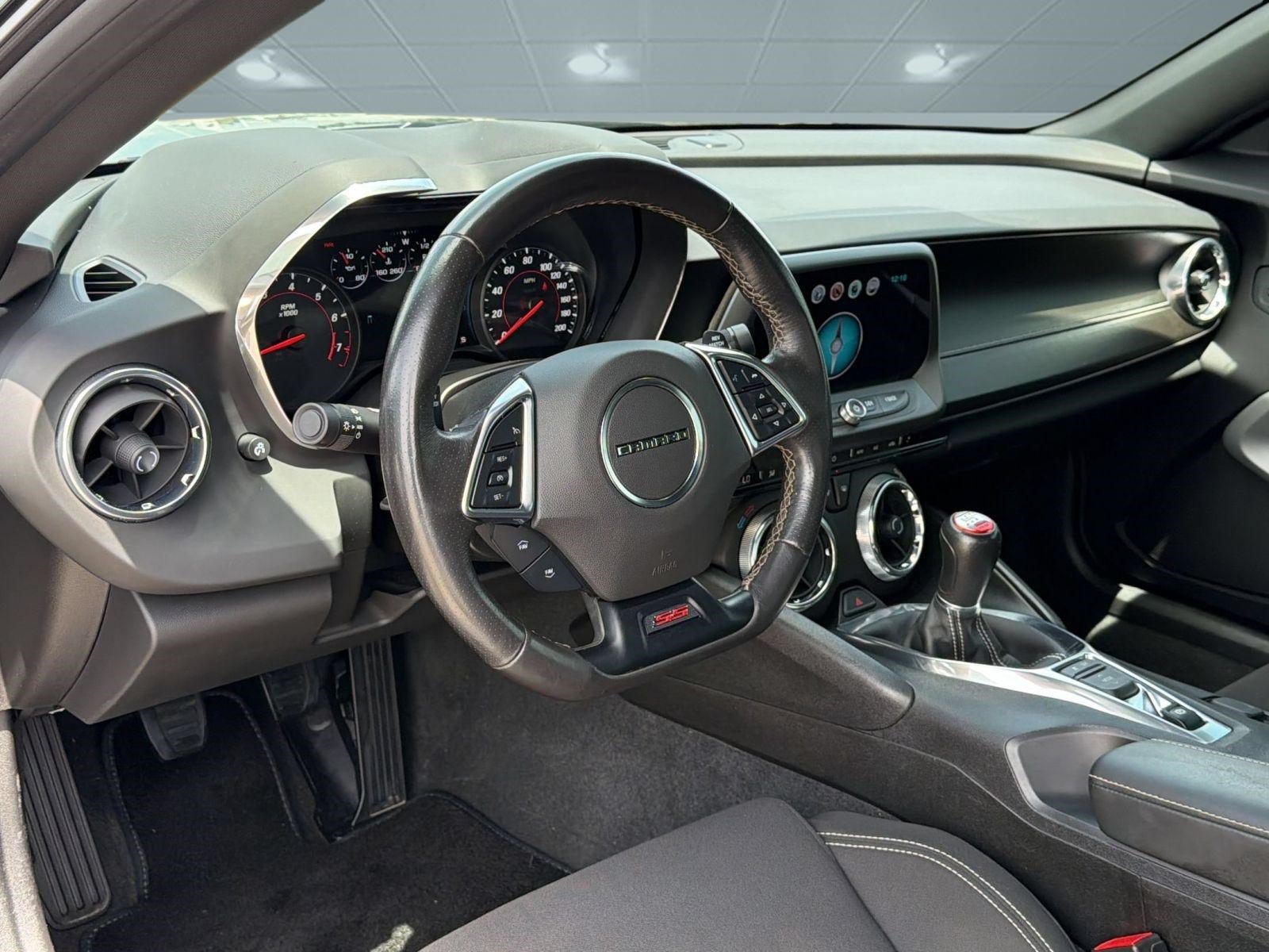 Used 2018 Chevrolet Camaro SS RWD image 4