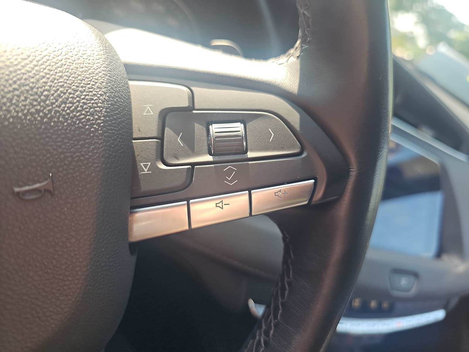 Used 2023 Cadillac XT4 Premium Luxury w/ Cold Weather Package AWD/4WD image 22