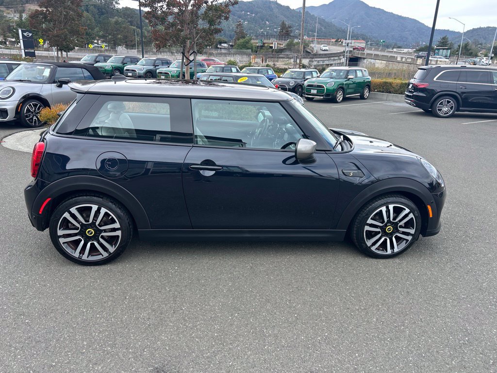 Used 2024 MINI Cooper SE FWD image 6