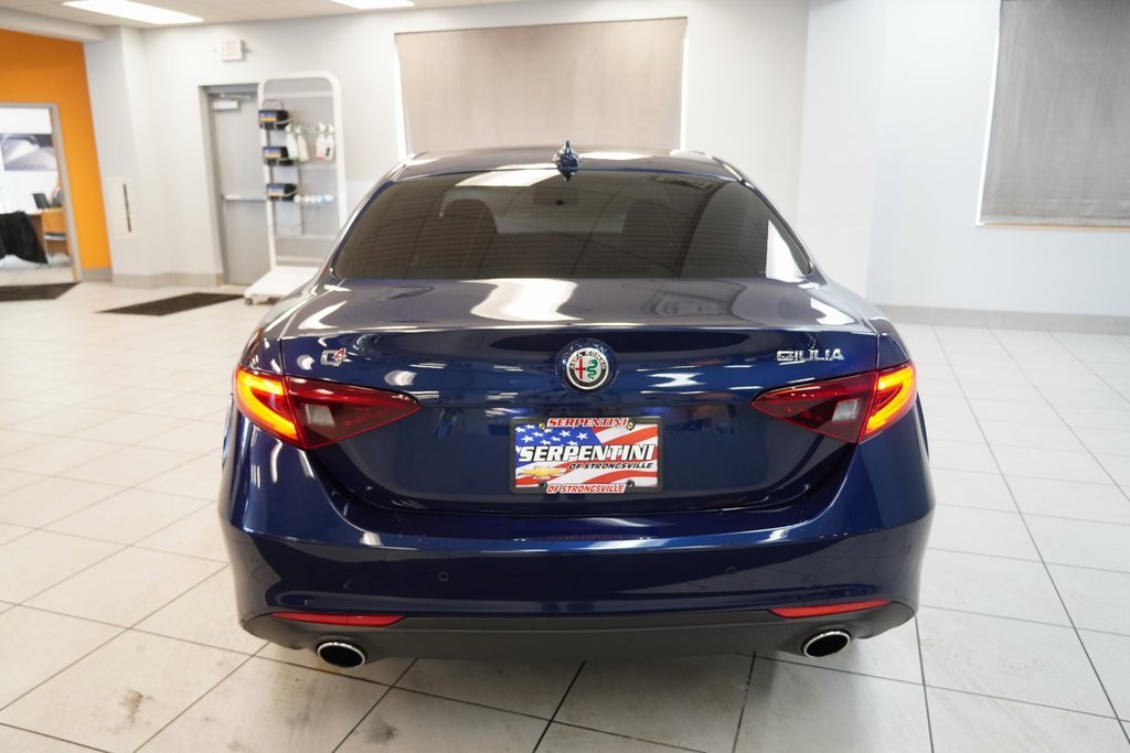 Used 2018 Alfa Romeo Giulia AWD image 11