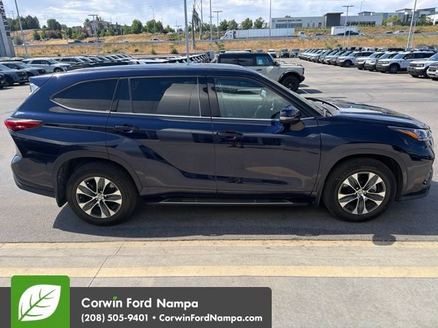 Used 2020 Toyota Highlander XLE FWD image 6