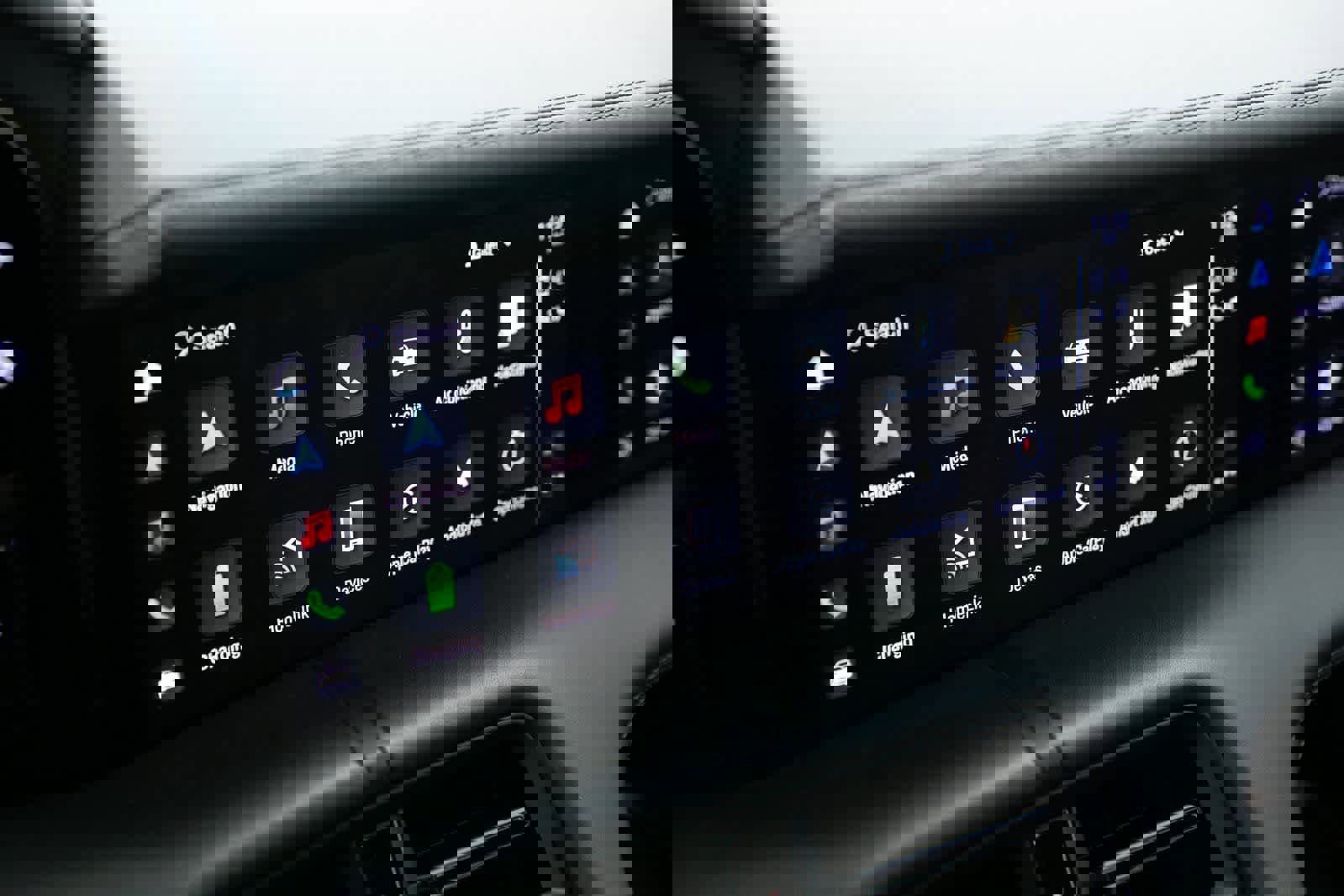 Certified 2022 Porsche Taycan 4S image 15