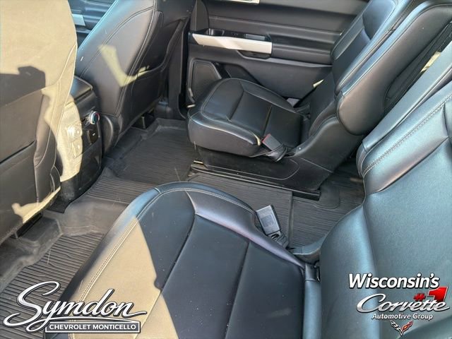Used 2022 Ford Explorer XLT w/ Equipment Group 202A AWD/4WD image 16