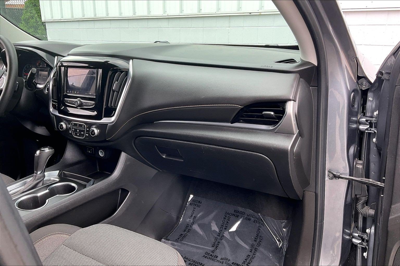 Used 2020 Chevrolet Traverse LS FWD image 21