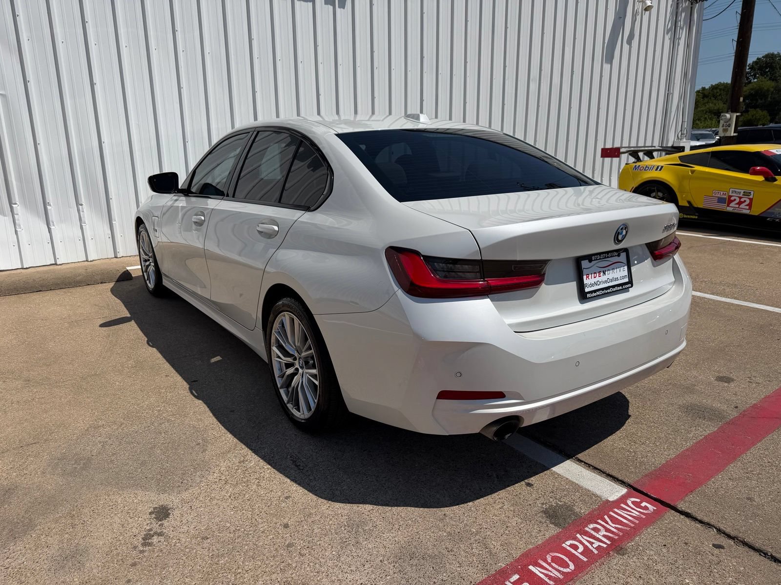 Used 2023 BMW 330e w/ Driving Assistance Package RWD image 4