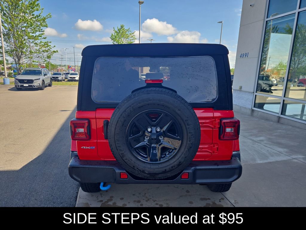 Used 2024 Jeep Wrangler Unlimited Sahara w/ Technology Group AWD/4WD image 5