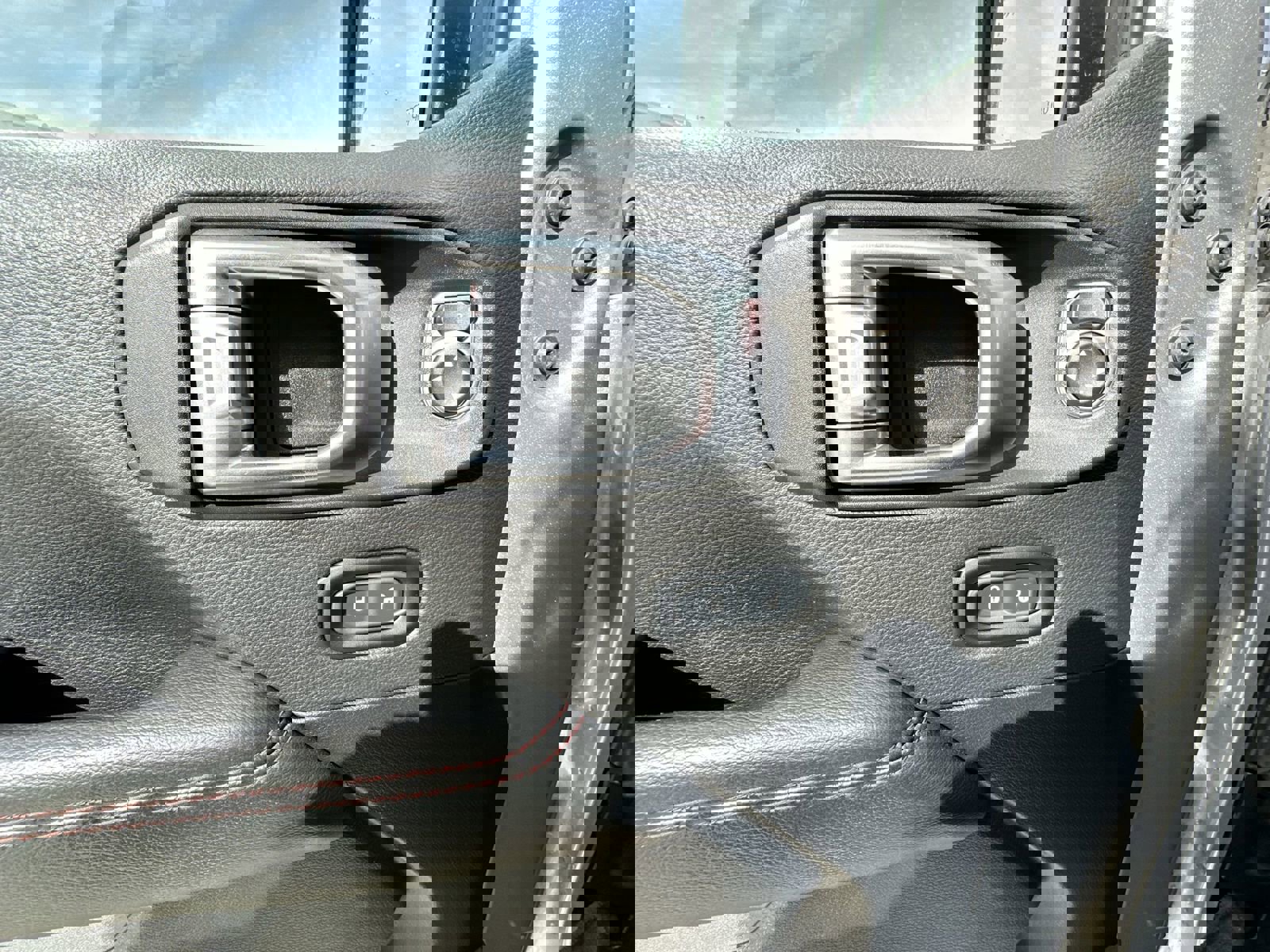 Used 2020 Jeep Gladiator Rubicon AWD/4WD image 23