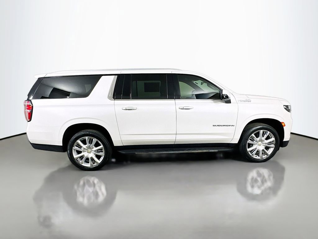 Used 2022 Chevrolet Suburban High Country image 7