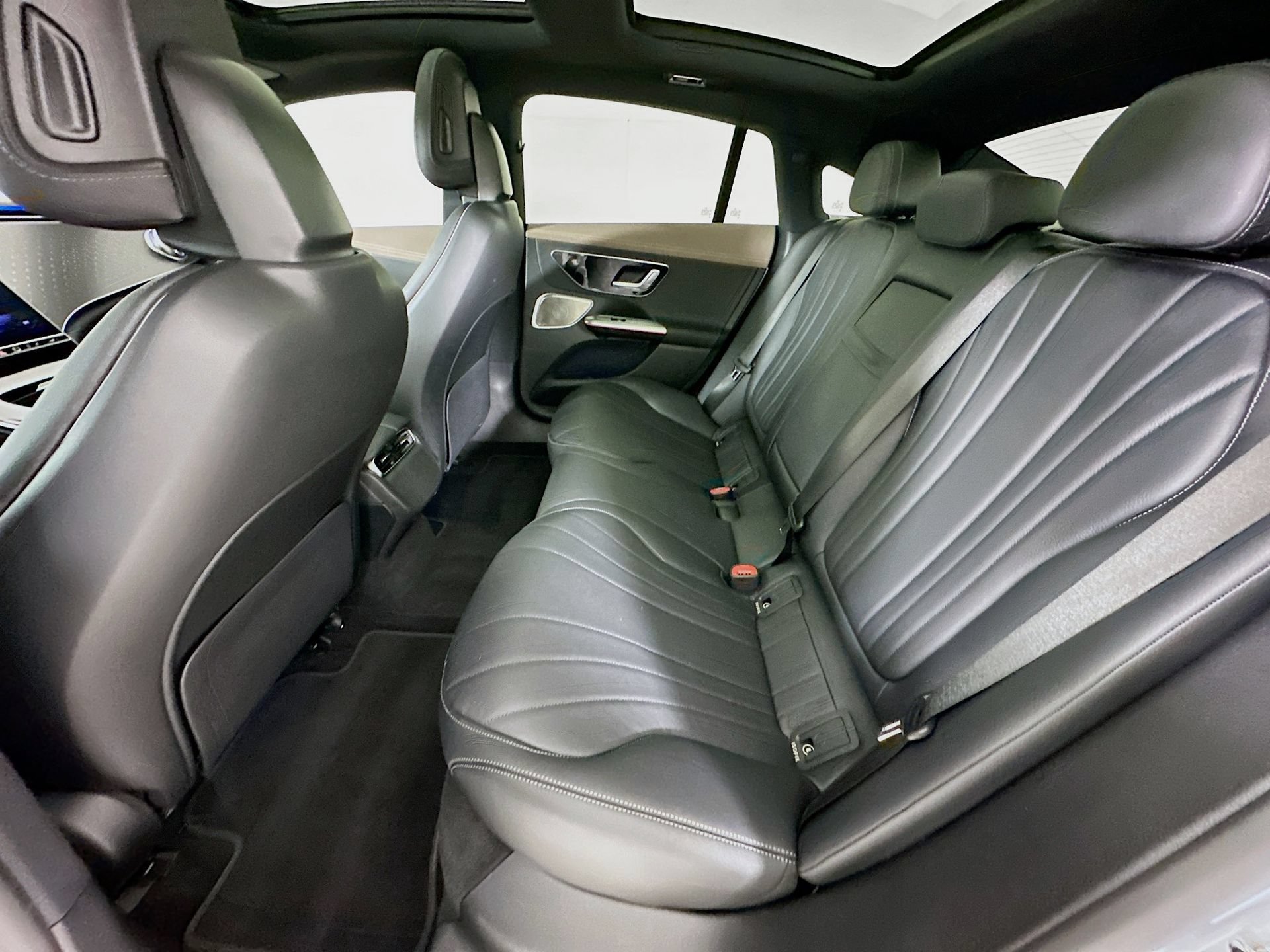 Certified 2023 Mercedes-Benz EQE 500 4MATIC Sedan image 27