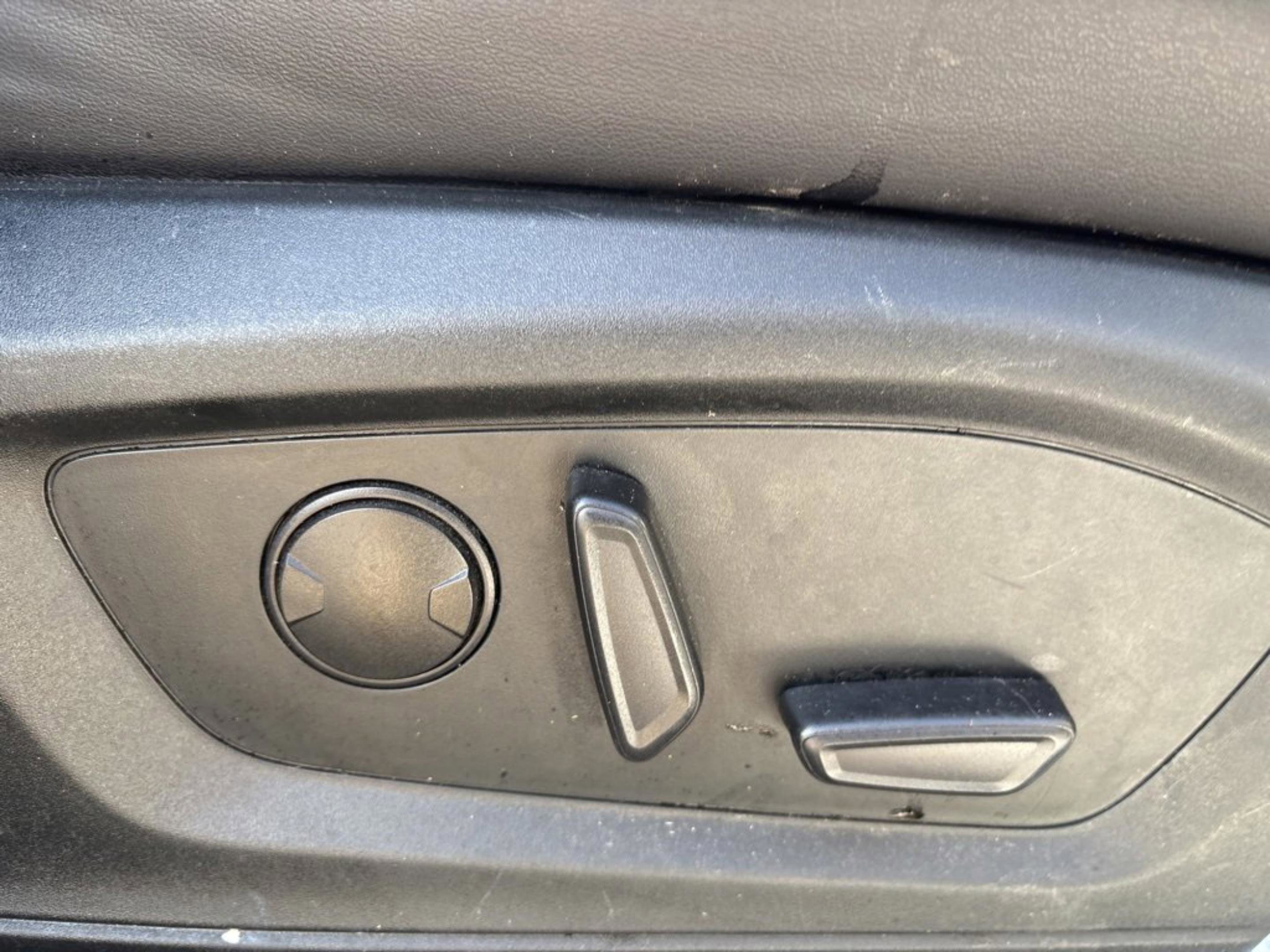 Used 2023 Ford Explorer XLT w/ Equipment Group 202A image 35