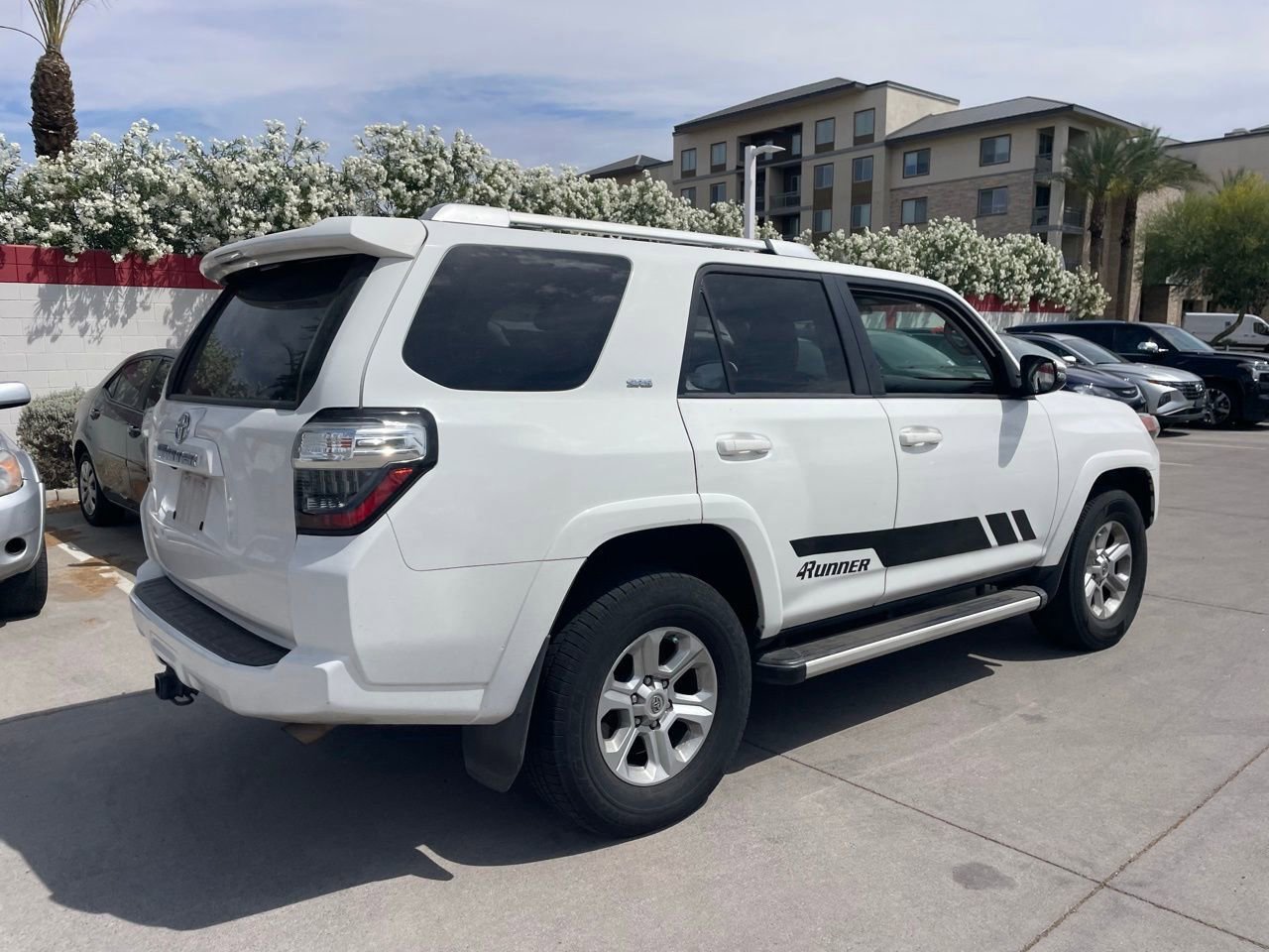 Used 2017 Toyota 4Runner SR5 Premium image 2